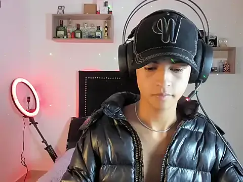 Alejo_Desire from StripChat is Freechat