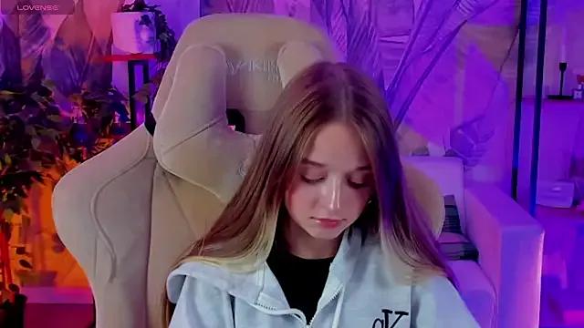 AleksaNight from StripChat is Freechat
