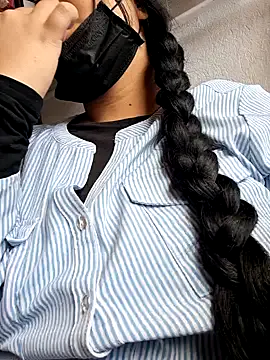 Alessandraa- from StripChat is Freechat