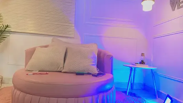 alessia_moon1 from StripChat is Freechat