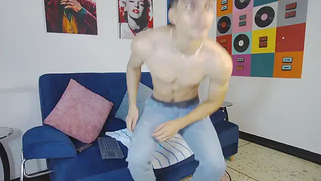 AlessioVitale from StripChat is Freechat