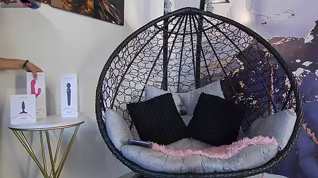 Girls: try live performances with matured performers, from dancing to quirks, in a variety of beautiful sex cams.