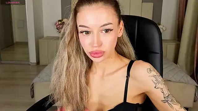 Alexa___Hill from StripChat is Freechat