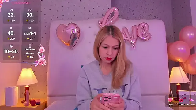 AlexaFoxx_ from StripChat is Freechat