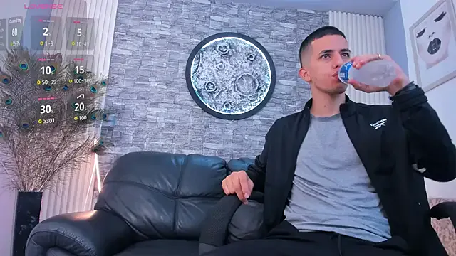 Alexander_gold from StripChat is Freechat