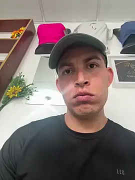 AlexanderBianchi2 from StripChat is Freechat