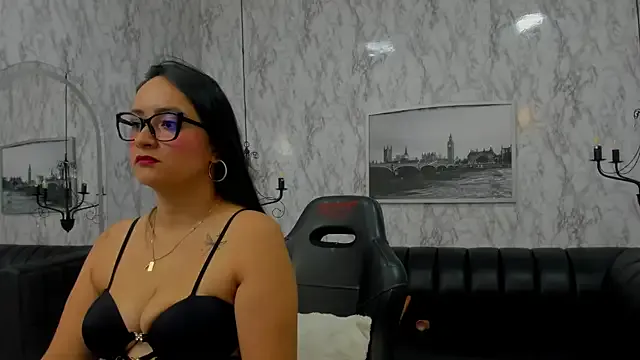 AlexandraMilff from StripChat is Freechat