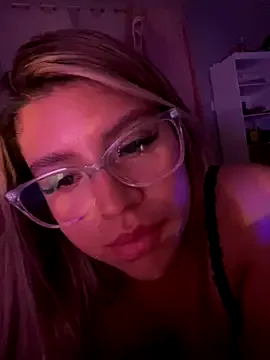 Alexarrm_17 from StripChat is Freechat