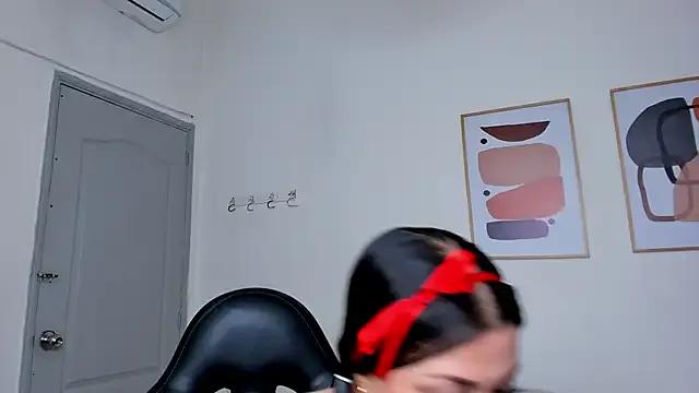 Alexia_milf_ from StripChat is Freechat