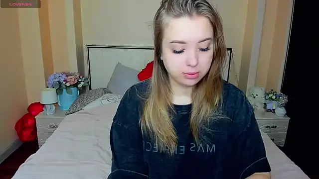 AlexissMmm from StripChat is Freechat