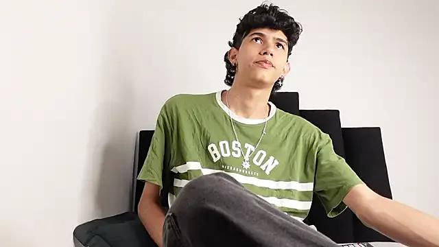 alexmark_ from StripChat is Freechat