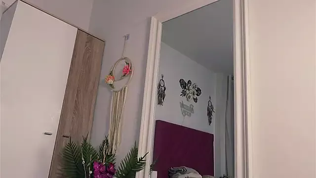 Ali_yv from StripChat