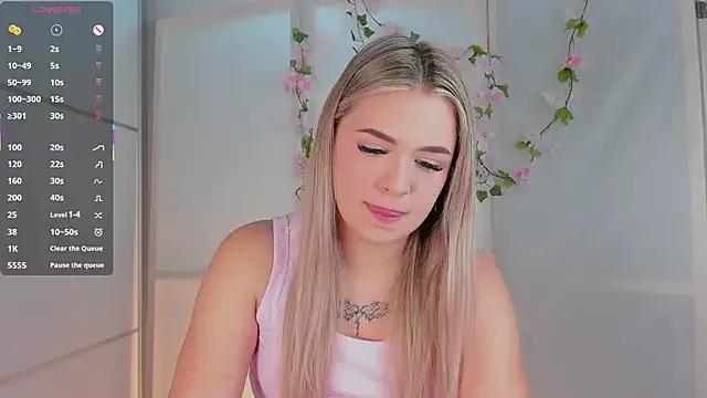 AliaBuerstatte from StripChat is Freechat