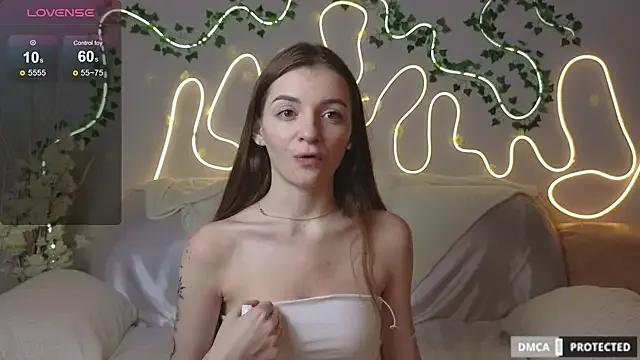 Alice-Meow from StripChat is Freechat