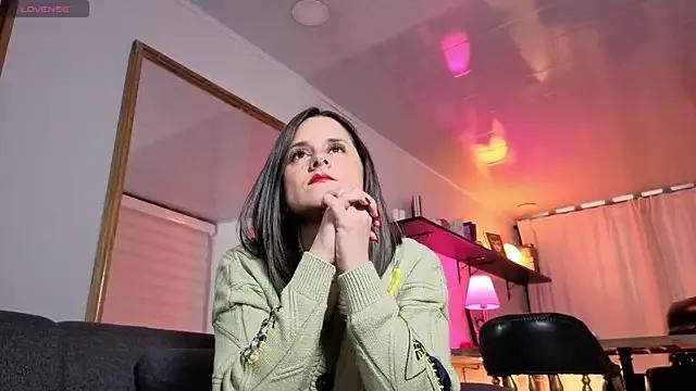 Alice_milf_ from StripChat is Freechat