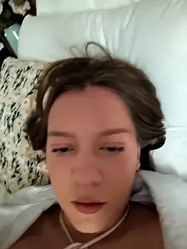 AliceBrayan from StripChat is Freechat