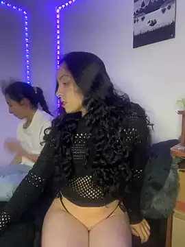 Girls: try live performances with matured performers, from dancing to quirks, in a variety of beautiful sex cams.