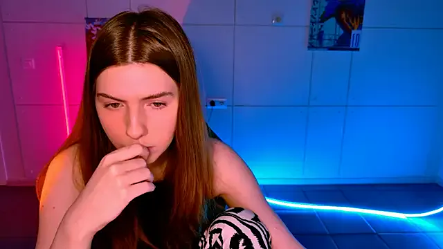 AliceCUNTach from StripChat is Freechat