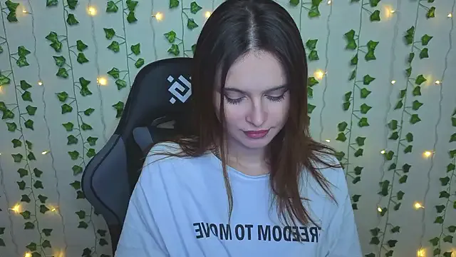 AliceIMonta from StripChat is Freechat