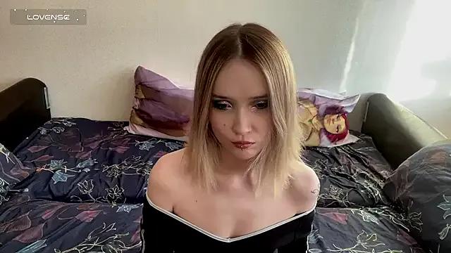 AliceSteele from StripChat is Freechat