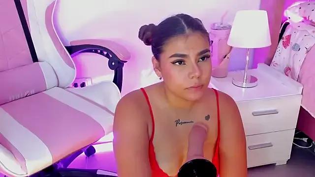 AliceThundeer from StripChat is Freechat