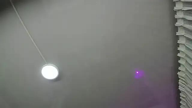 alicia_chris from StripChat is Freechat