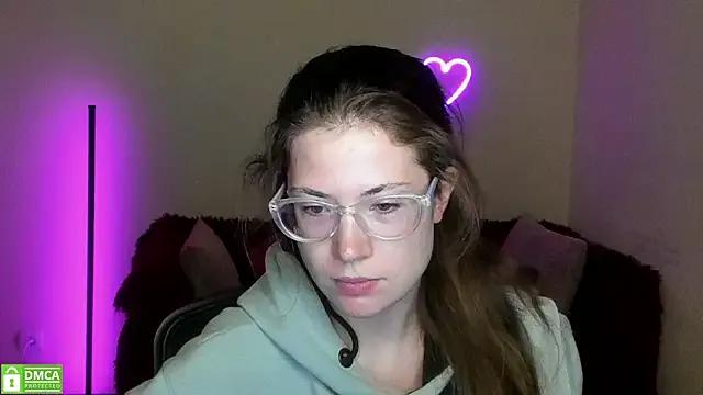 Alicia_redfollow from StripChat is Freechat