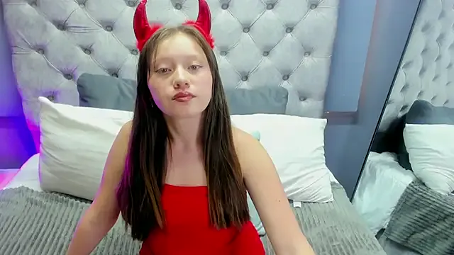 AliciaMoonx from StripChat is Freechat