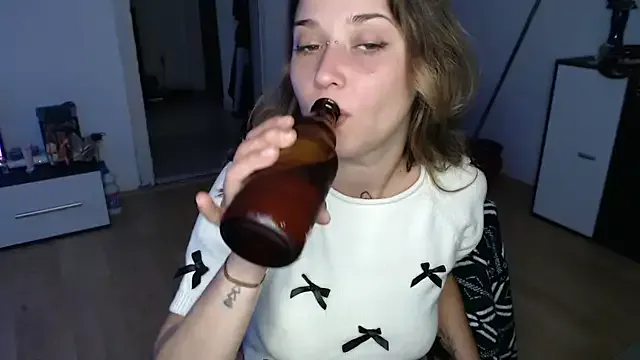 Aliens4twenty from StripChat is Freechat