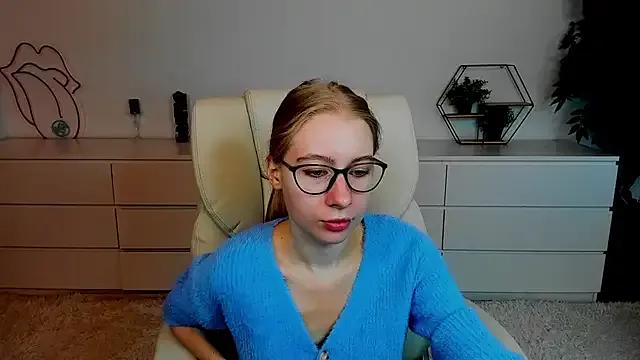 Alina_Blonde from StripChat is Freechat