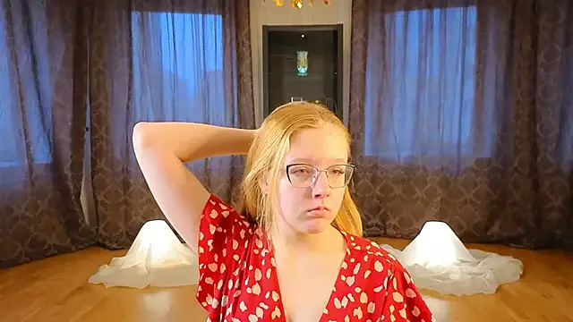 AlinaAldrete from StripChat is Freechat