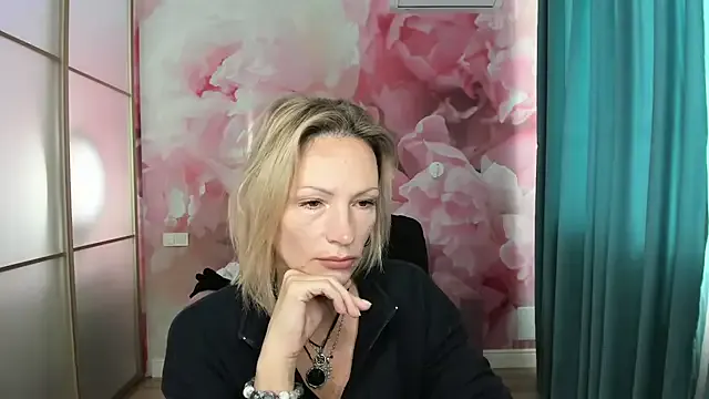 AlinaMoor from StripChat is Freechat