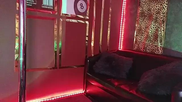 Girls: try live performances with matured performers, from dancing to quirks, in a variety of beautiful sex cams.