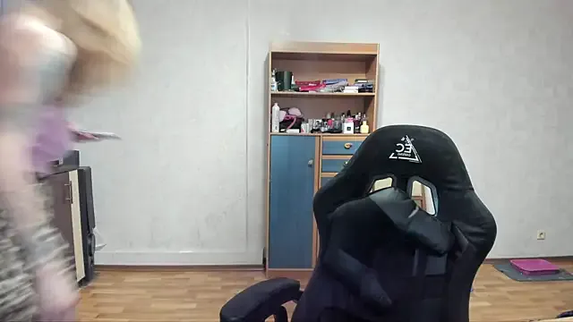 AlisTris from StripChat is Freechat