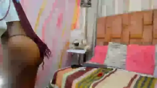 alix_noa from StripChat is Freechat