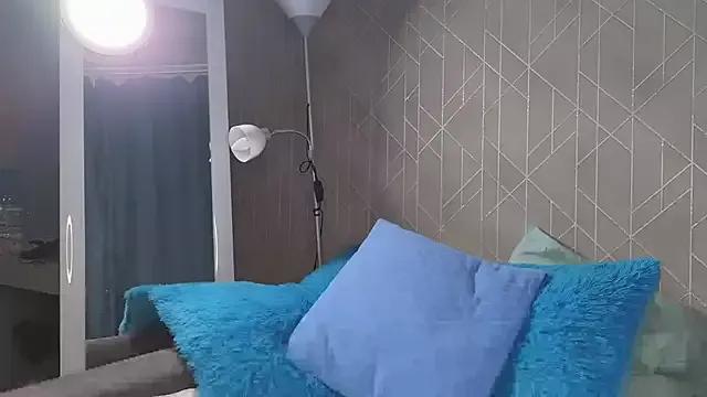 Allure_goldennX from StripChat is Freechat