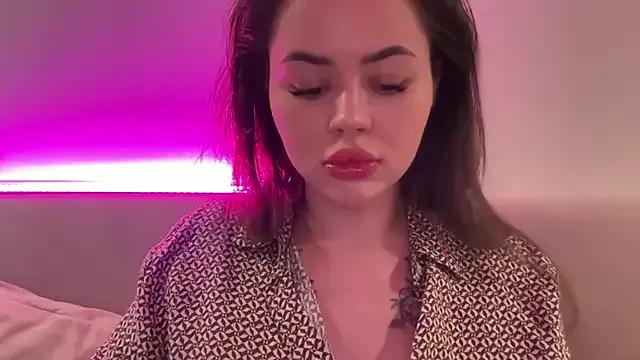 AlmaryKim from StripChat is Freechat