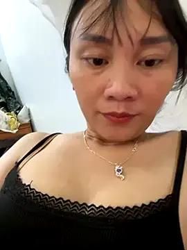 Almond-cute from StripChat is Freechat