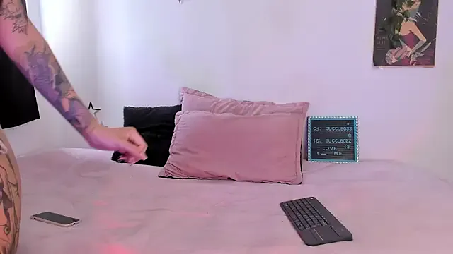 Girls: try live performances with matured performers, from dancing to quirks, in a variety of beautiful sex cams.