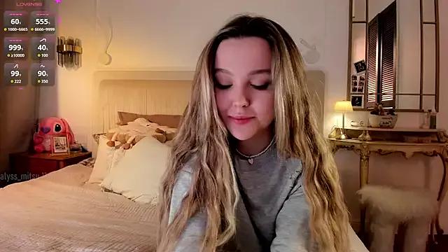 Alyss_Mitsu from StripChat is Freechat