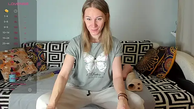 Amalia_Mio from StripChat is Freechat