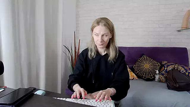 AmaliaMao from StripChat
