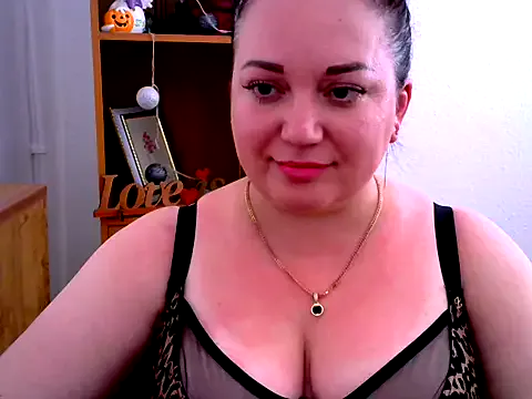 AmanaGi from StripChat is Freechat