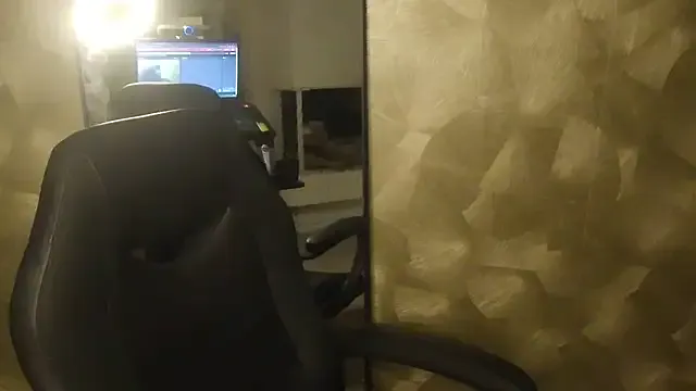 Amanda-JewelzX from StripChat is Freechat