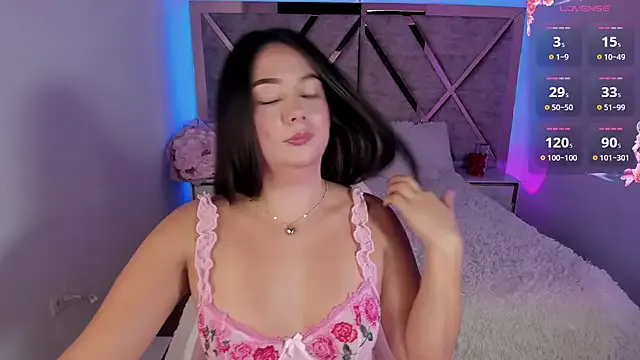 Amaranta_Hazel from StripChat