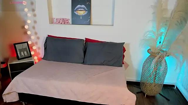 Girls: try live performances with matured performers, from dancing to quirks, in a variety of beautiful sex cams.