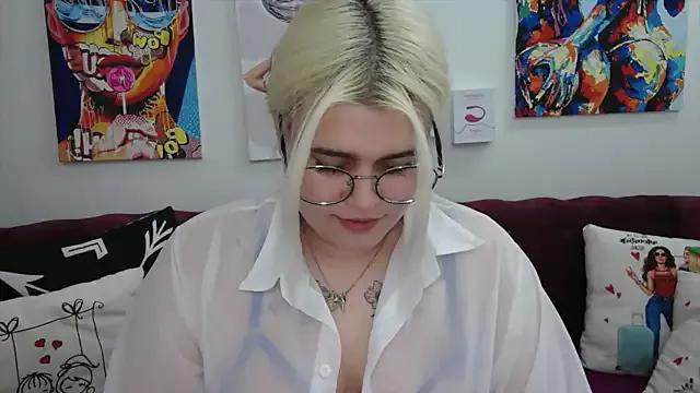 Amber_Monro from StripChat is Freechat