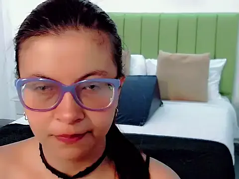 Amber_Rouge_ from StripChat is Freechat