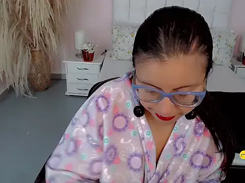 Amber_Rouge_ from StripChat is Freechat