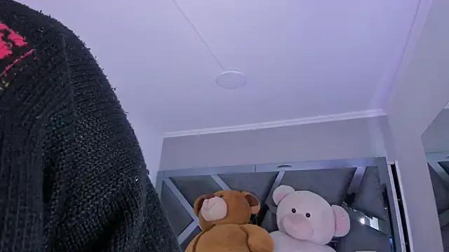 AmberiniHoffman from StripChat is Freechat
